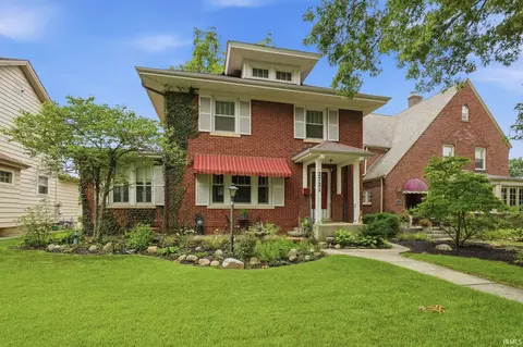 2721 West Dr, Fort Wayne, IN 46805