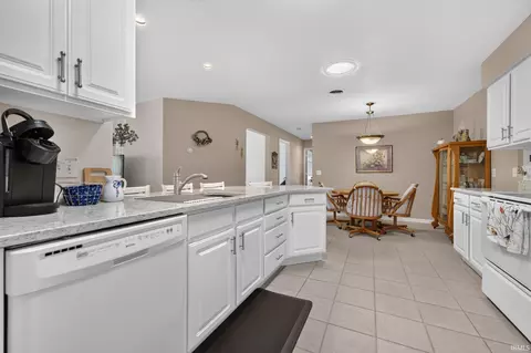 Kitchen - 800 Walnut Rdg W, Logansport, IN 46947 photo 3 of 3