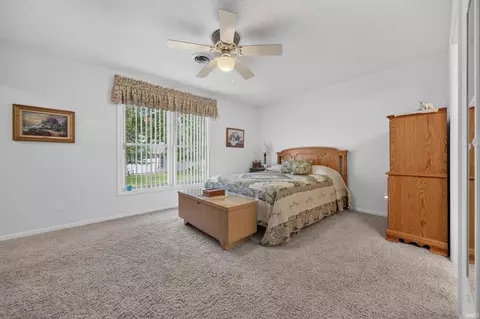 Bedroom - 800 Walnut Rdg W, Logansport, IN 46947 photo 1 of 3