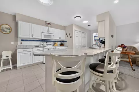 Kitchen - 800 Walnut Rdg W, Logansport, IN 46947 photo 1 of 3