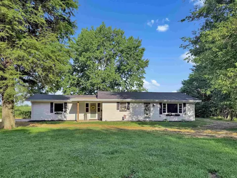 422 N Plank Rd, Boonville, IN 47601