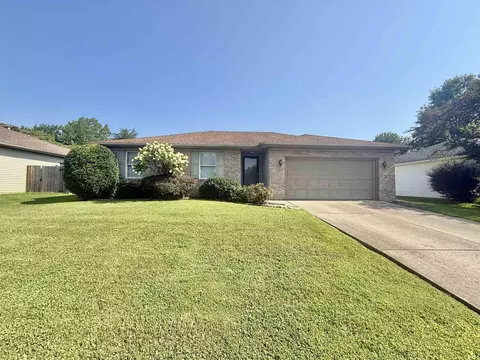 6200 Summit Pointe Way, Newburgh, IN 47630