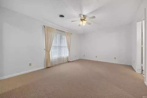 Bedroom - 820 Walnut Rdg W, Logansport, IN 46947 photo 1 of 4