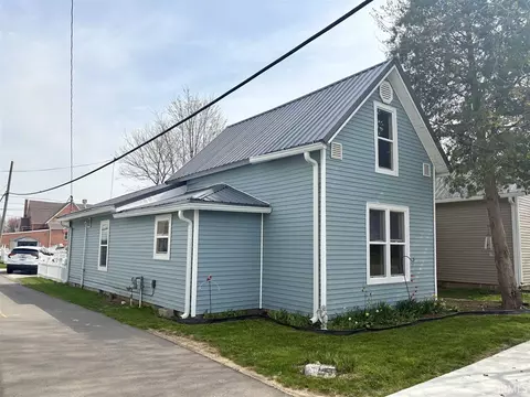 Exterior - 210 W Jay St, Dunkirk, IN 47336 photo 1 of 8