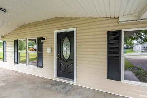 517 S 6th St, Mitchell, IN 47446 photo 2