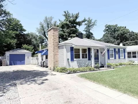 415 Manchester Dr, South Bend, IN 46615