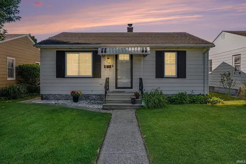 213 E Lowell Ave, Mishawaka, IN 46545