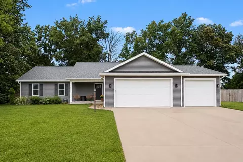 58972 Spring Creek Trl, Elkhart, IN 46516