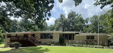 215 Chester Dr, Ellettsville, IN 47429