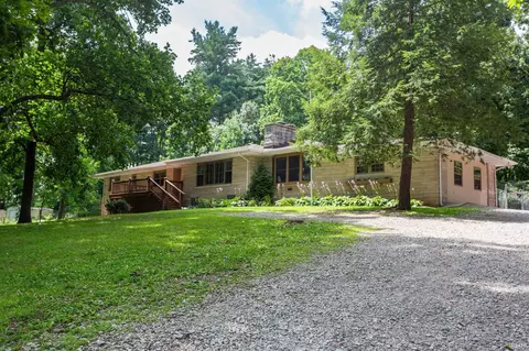 215 Chester Dr, Ellettsville, IN 47429