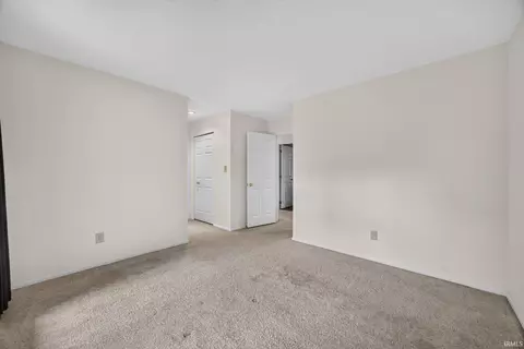 Bedroom - 2631 Windermere Woods Dr, Bloomington, IN 47401 photo 2 of 10