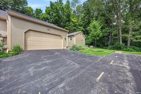 Exterior - 2631 Windermere Woods Dr, Bloomington, IN 47401 photo 5 of 9