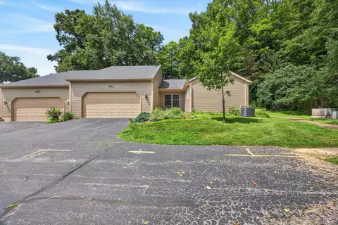 Exterior - 2631 Windermere Woods Dr, Bloomington, IN 47401 photo 7 of 9