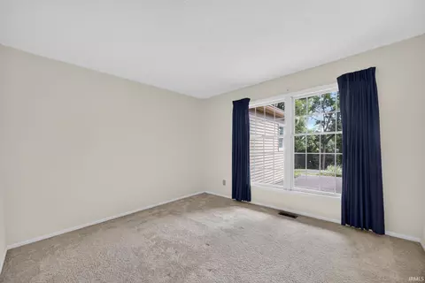 Bedroom - 2631 Windermere Woods Dr, Bloomington, IN 47401 photo 1 of 10