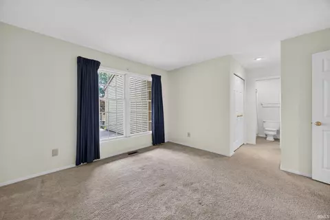 Bedroom - 2631 Windermere Woods Dr, Bloomington, IN 47401 photo 3 of 10