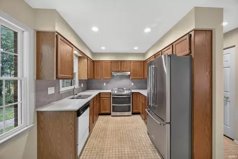 Kitchen - 2631 Windermere Woods Dr, Bloomington, IN 47401 photo 1 of 4