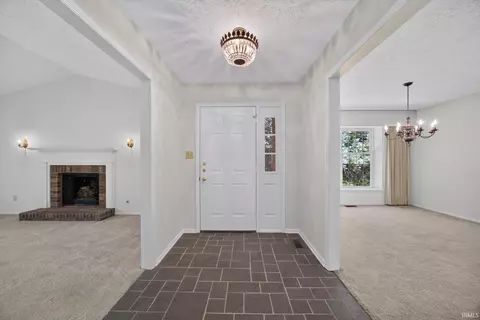 Entry Way - 2631 Windermere Woods Dr, Bloomington, IN 47401 photo 1 of 4