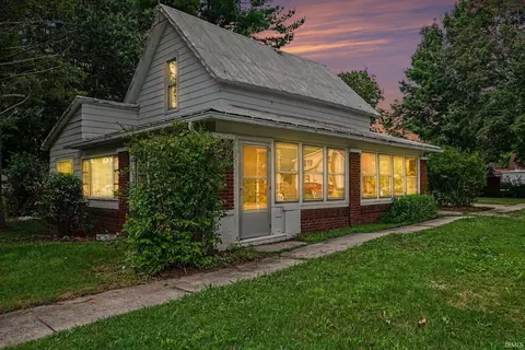 205 N West St, Milford, IN 46542
