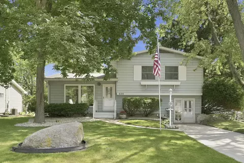 608 E Randolph St, Angola, IN 46703