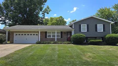 5411 E Timberwood Dr, Newburgh, IN 47630