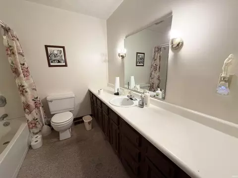 Bath - 4369 E Main St, Avon, IN 46123 photo 1 of 2