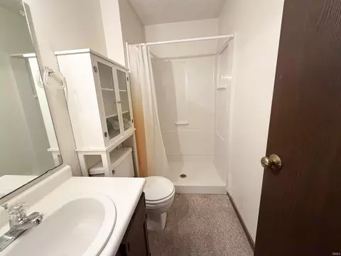 Bath - 4369 E Main St, Avon, IN 46123 photo 2 of 2
