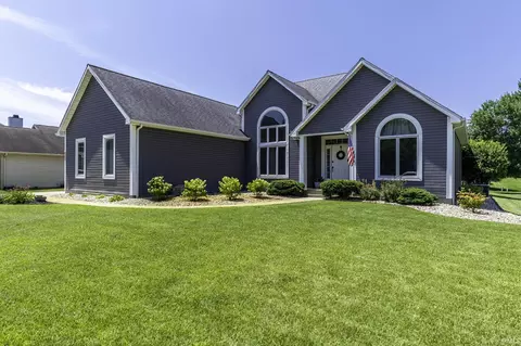 825 Lydia Dr, Warsaw, IN 46582