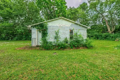 Exterior - 407 E Maple St, Gaston, IN 47342 photo 6 of 9