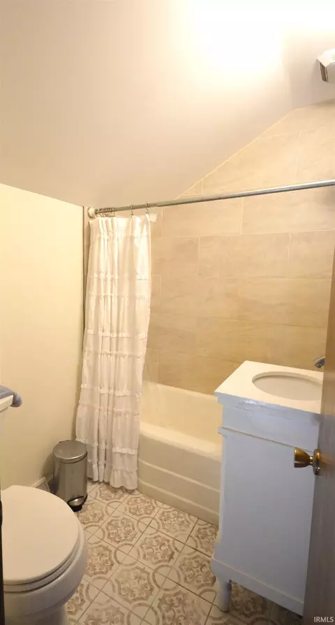Bath - 11155 E Pottawatomie Trl, Walkerton, IN 46574 photo 2 of 2
