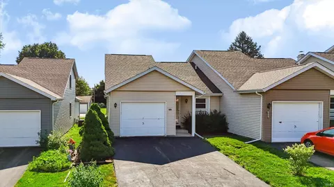 2028 Poppy Ct, Mishawaka, IN 46544