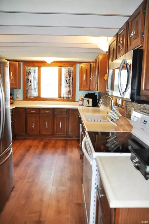 Kitchen - 712 E Keyser St, Garrett, IN 46738 photo 1 of 3