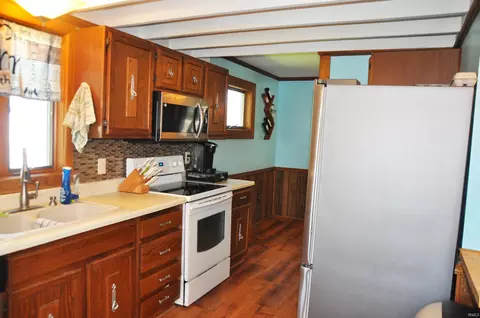 Kitchen - 712 E Keyser St, Garrett, IN 46738 photo 3 of 3