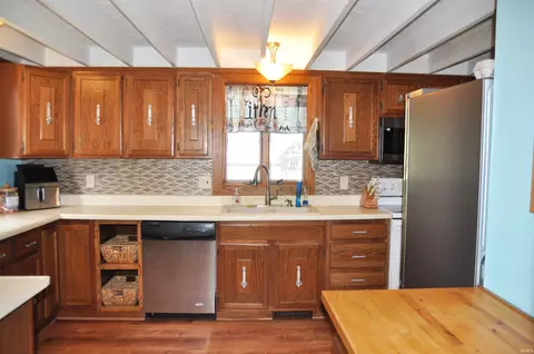 Kitchen - 712 E Keyser St, Garrett, IN 46738 photo 2 of 3