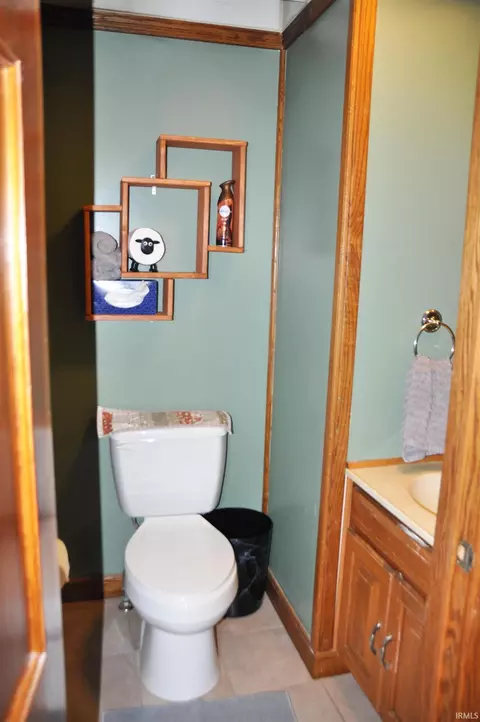 Bath - 712 E Keyser St, Garrett, IN 46738 photo 3 of 3