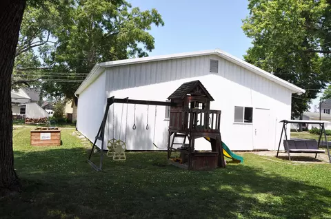 Exterior - 712 E Keyser St, Garrett, IN 46738 photo 3 of 4