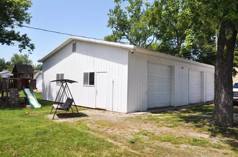 Exterior - 712 E Keyser St, Garrett, IN 46738 photo 4 of 4