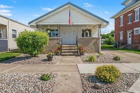 606 W 6th St, Mishawaka, IN 46544