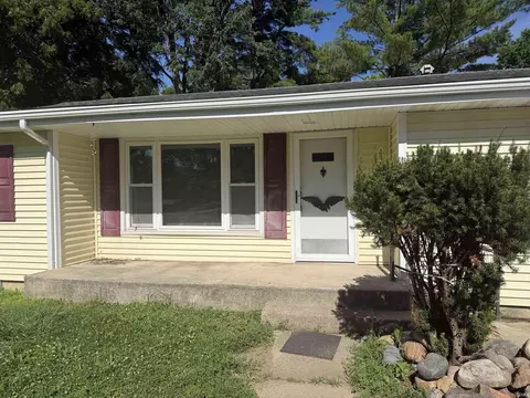 2401 Elyetta St, Fort Wayne, IN 46802 photo 2