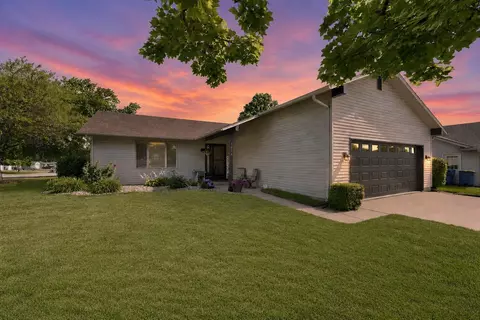 1004 Elm St, Auburn, IN 46706