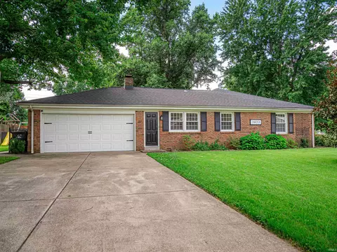 7977 Melody Ln, Newburgh, IN 47630