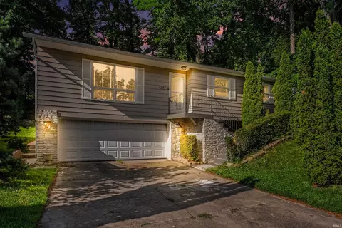 1824 Peachtree Ln, South Bend, IN 46617