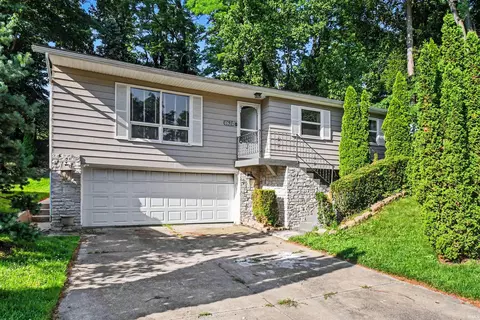 1824 Peachtree Ln, South Bend, IN 46617