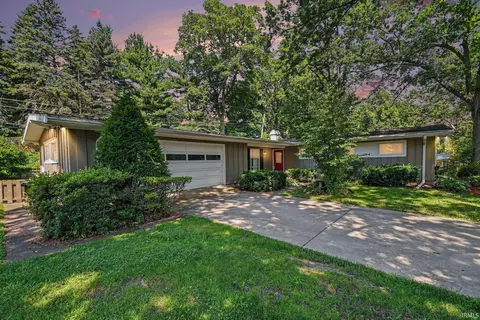 3119 Caroline St, South Bend, IN 46614