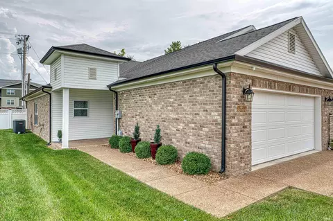 8537 Pebble Creek Dr, Newburgh, IN 47630