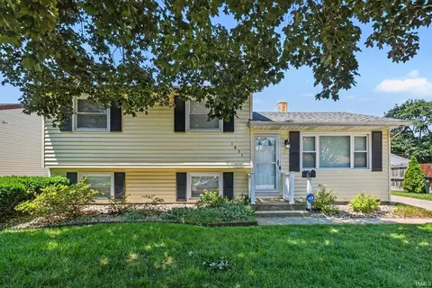 1851 Hass Dr, South Bend, IN 46635