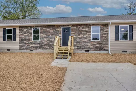 126 Lincoln St, Oakland City, IN 47660