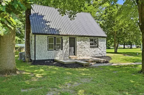554 Grant St, Rome City, IN 46784