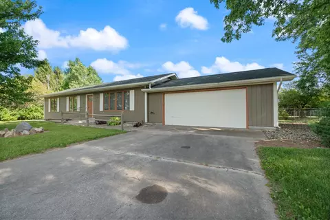 806 Sharon St, Winona Lake, IN 46590