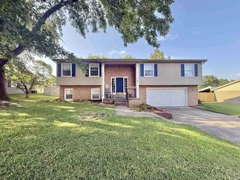 7766 Owens Dr, Newburgh, IN 47630