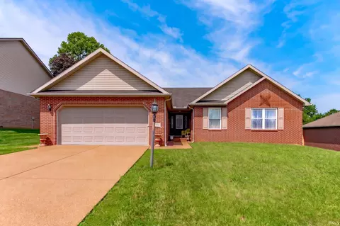 9218 Arbor Grove Ct, Evansville, IN 47711